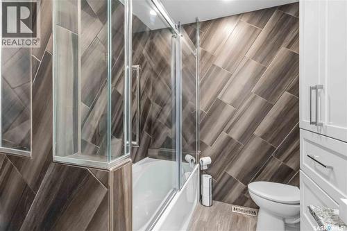 134 Russell Road, Saskatoon, SK - Indoor Photo Showing Bathroom