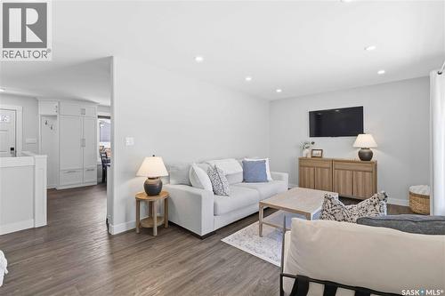 134 Russell Road, Saskatoon, SK - Indoor Photo Showing Living Room