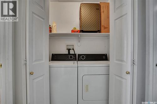 1418 B Avenue N, Saskatoon, SK - Indoor Photo Showing Laundry Room