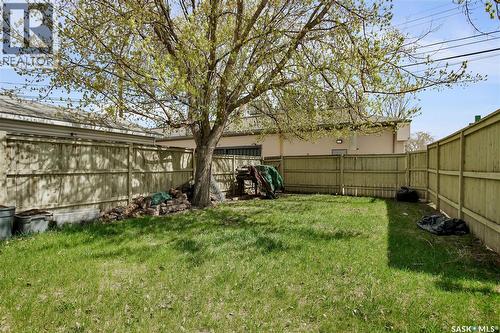 1418 B Avenue N, Saskatoon, SK - Outdoor