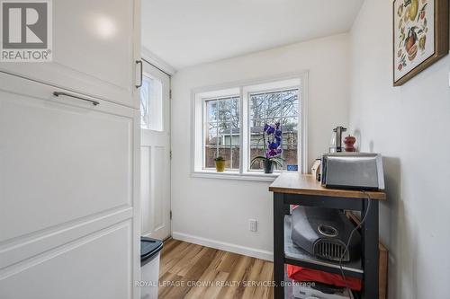 9 Spadina Road E, Kitchener, ON - Indoor