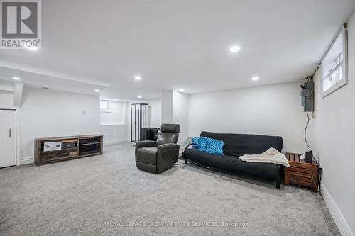9 Spadina Road E, Kitchener, ON - Indoor
