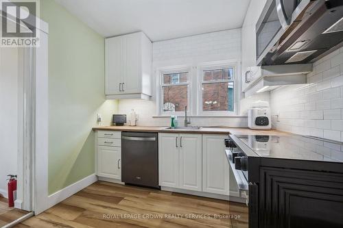 9 Spadina Road E, Kitchener, ON - Indoor Photo Showing Kitchen