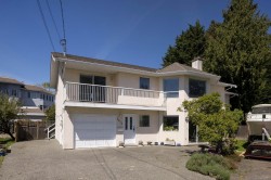 3916 Stamboul St Saanich, BC V8P 4L2