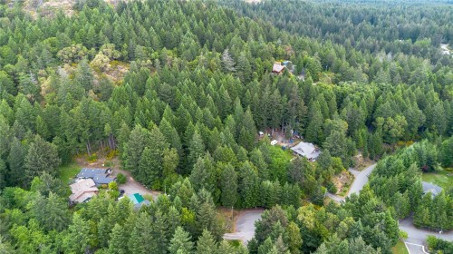 730 Emma Dixon Rd, Highlands, BC 