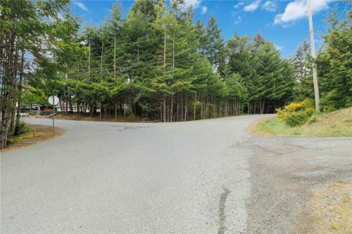 730 Emma Dixon Rd, Highlands, BC 
