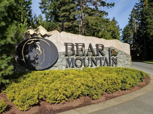 730 Emma Dixon Rd, Highlands, BC 