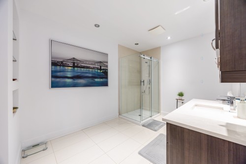 Salle de bains - 6255 Rue Cortot, Brossard, QC - Indoor Photo Showing Bathroom
