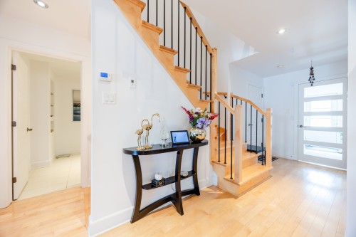Hall d'entrée/Vestibule - 6255 Rue Cortot, Brossard, QC - Indoor Photo Showing Other Room