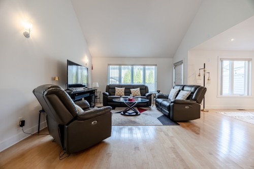 Salon - 6255 Rue Cortot, Brossard, QC - Indoor Photo Showing Living Room