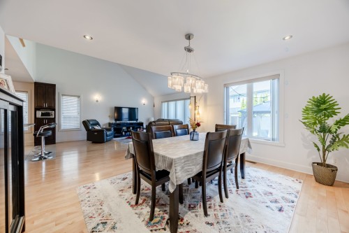 Salle à manger - 6255 Rue Cortot, Brossard, QC - Indoor Photo Showing Dining Room