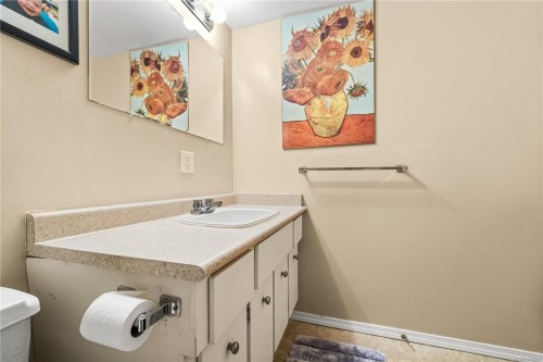 103-322 Birch St, Campbell River, BC - Indoor Photo Showing Bathroom