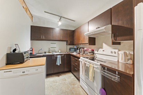 Cuisine - 109 Ch. Favreau, Dunham, QC - Indoor Photo Showing Kitchen