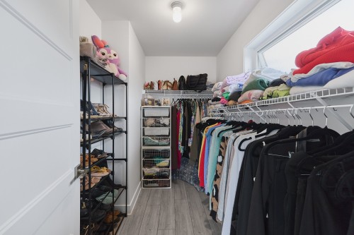 Penderie (Walk-in) - 536 Rue Du Muscat, Sainte-Marthe-Sur-Le-Lac, QC - Indoor Photo Showing Other Room