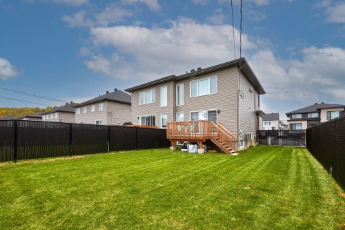 Face arrière - 536 Rue Du Muscat, Sainte-Marthe-Sur-Le-Lac, QC - Outdoor With Exterior