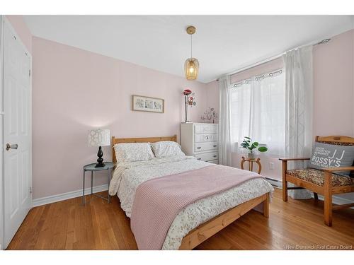 87 Oakland Ave, Fredericton, NB 