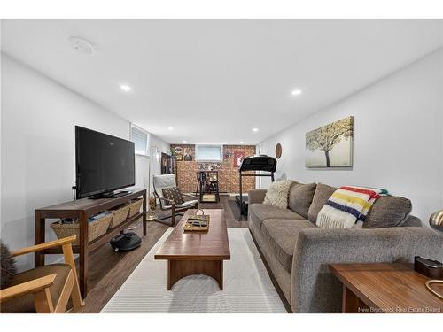 87 Oakland Ave, Fredericton, NB 