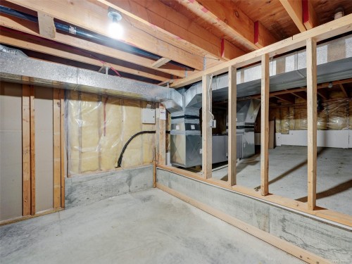 1537 Eric Rd, Saanich, BC 