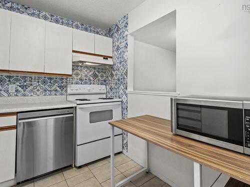 210 3600 John Par Drive, Halifax, NS 
