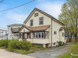 206 Pleasant Street  Dartmouth, NS B2Y 3R6