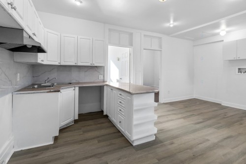 Kitchen - 2320 Av. Marcil, Montréal (Côte-Des-Neiges/Notre-Dame-De-Grâce), QC - Indoor Photo Showing Kitchen