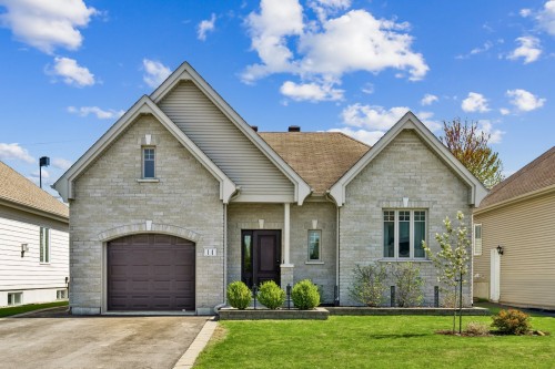 14 Rue Benjamin-Holmes  Saint-Jean-Sur-Richelieu, QC J2W 3A4