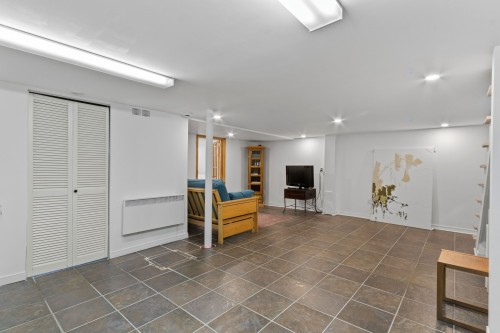 Family Room - 242 Rue Bernard, Beloeil, QC - Indoor Photo Showing Other Room