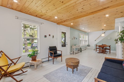 Living Room - 242 Rue Bernard, Beloeil, QC - Indoor