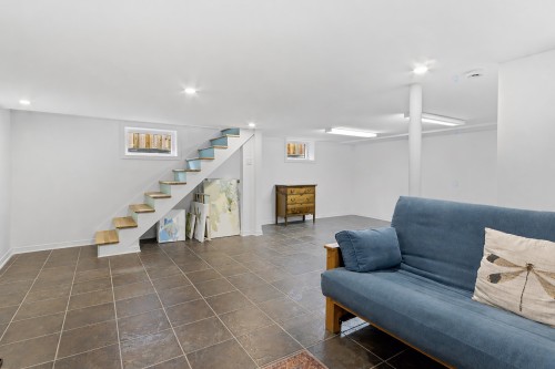 Family Room - 242 Rue Bernard, Beloeil, QC - Indoor Photo Showing Other Room