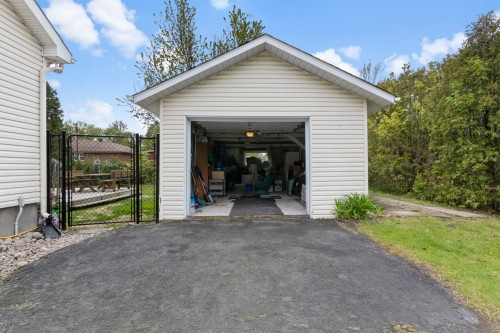Garage - 242 Rue Bernard, Beloeil, QC - Outdoor