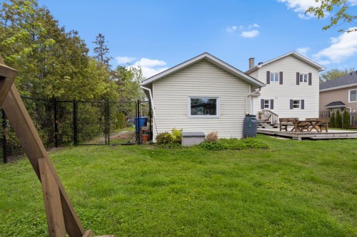 Courtyard - 242 Rue Bernard, Beloeil, QC - Outdoor