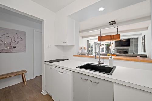 Cuisine - 311-113 Rue Cuttle, Mont-Tremblant, QC - Indoor Photo Showing Kitchen