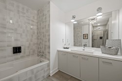Salle de bains attenante à la CCP - 
