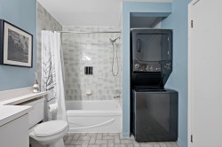 Salle de bains attenante à la CCP - 