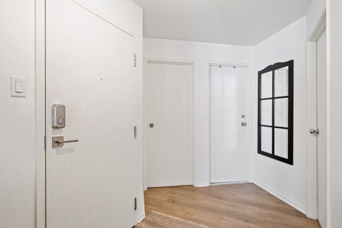Hall d'entrée/Vestibule - 311-113 Rue Cuttle, Mont-Tremblant, QC - Indoor Photo Showing Other Room