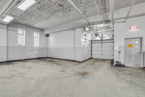 Parking - 217-550 Grande Allée E., Québec (La Cité-Limoilou), QC - Indoor Photo Showing Garage