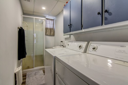 Salle de bains - 504  - 504A Rue Sacré-Coeur E., Alma, QC - Indoor Photo Showing Laundry Room