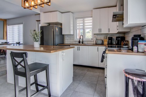 Cuisine - 504  - 504A Rue Sacré-Coeur E., Alma, QC - Indoor Photo Showing Kitchen