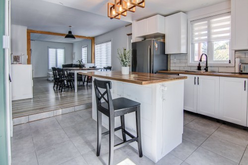 Cuisine - 504  - 504A Rue Sacré-Coeur E., Alma, QC - Indoor Photo Showing Kitchen