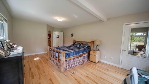 5121 Mission Road, Cranbrook, BC - Indoor Photo Showing Bedroom