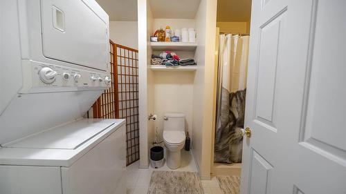 5121 Mission Road, Cranbrook, BC - Indoor Photo Showing Laundry Room