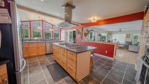 5121 Mission Road, Cranbrook, BC - Indoor Photo Showing Other Room