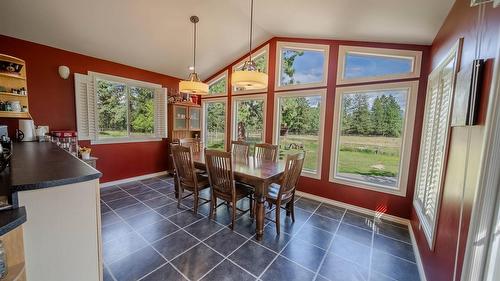 5121 Mission Road, Cranbrook, BC - Indoor Photo Showing Dining Room