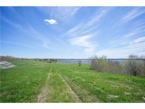 - Chapman Rd, Newcastle Centre, NB 