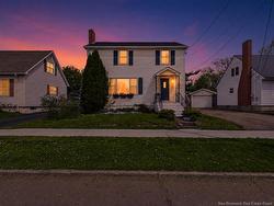 37 Wellington AVE Moncton, NB E1E 1W1