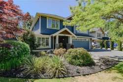 983 Arngask Ave Langford, BC V9B 0G4