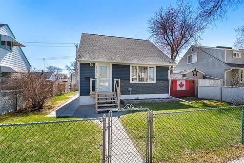 730 Harbison Ave, Winnipeg, MB 