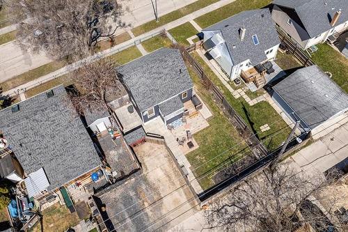 730 Harbison Ave, Winnipeg, MB 