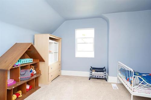 681 St John'S Ave, Winnipeg, MB 