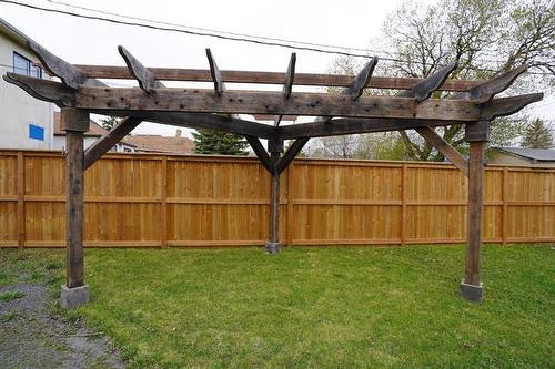 681 St John'S Ave, Winnipeg, MB 